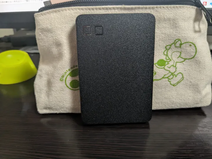 モバイルバッテリーの事故が多いので、CIOの半固体のバッテリーを購入した